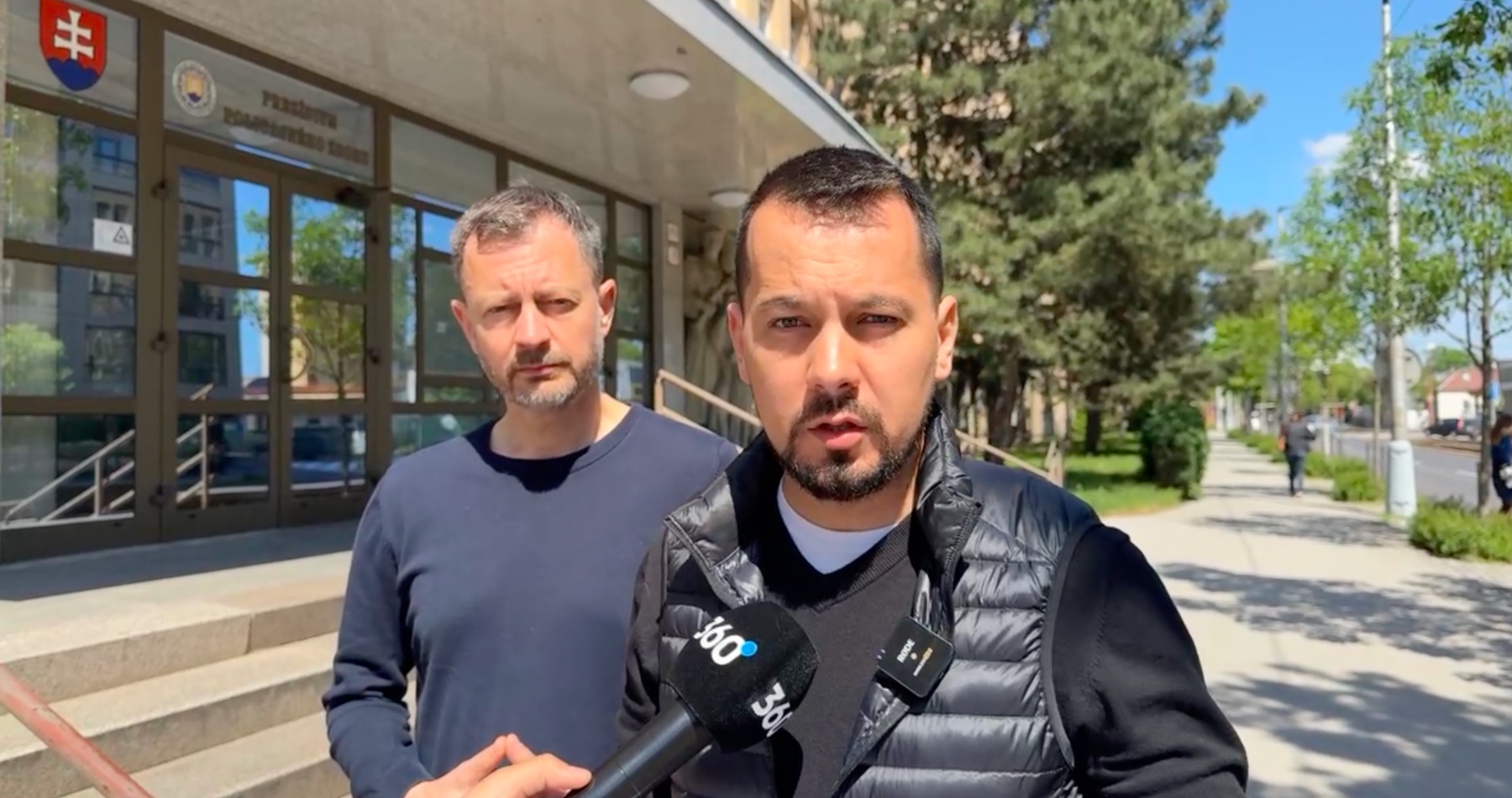 VIDEO: Polícia obvinila podpredsedu Naďovej extrémistickej strany Demokrati - Juraja Šeligu z podnecovania. „Je to politická pomsta,“ reaguje Sorosov sluha, ktorý sa do politiky dostal tancovaním na hroboch Jána Kuciaka a jeho snúbenice ako spoluorganizátor protestov Za slušné Slovensko a v súčasnosti pôsobí v strane, ktorú aktívne podporoval terorista Juraj Cintula